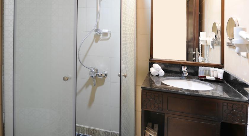 Elaf Meshal Al Madina washroom