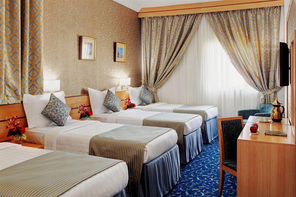 Kenzi Hotel Makkah quad room