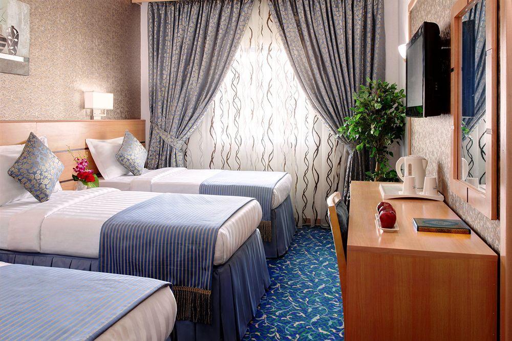 Kenzi Hotel Makkah triple room