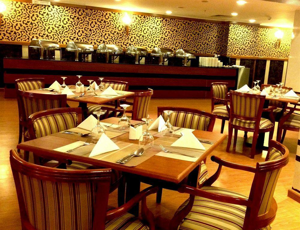 Kenzi Hotel Makkah dinging section