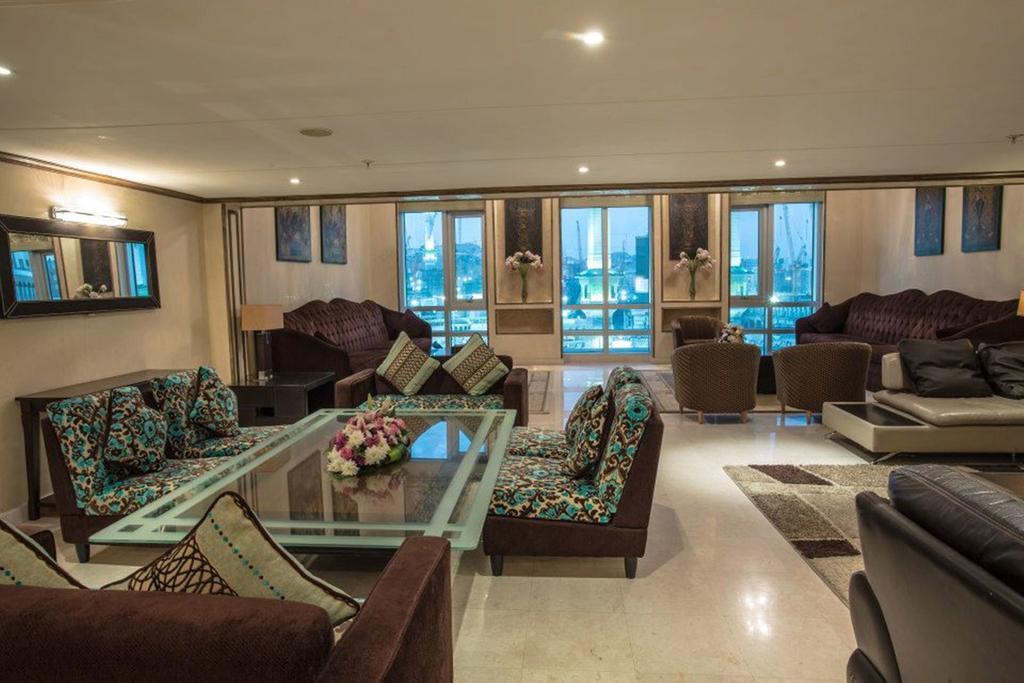Retaj Al Bayt Suites Hotel Sitting area